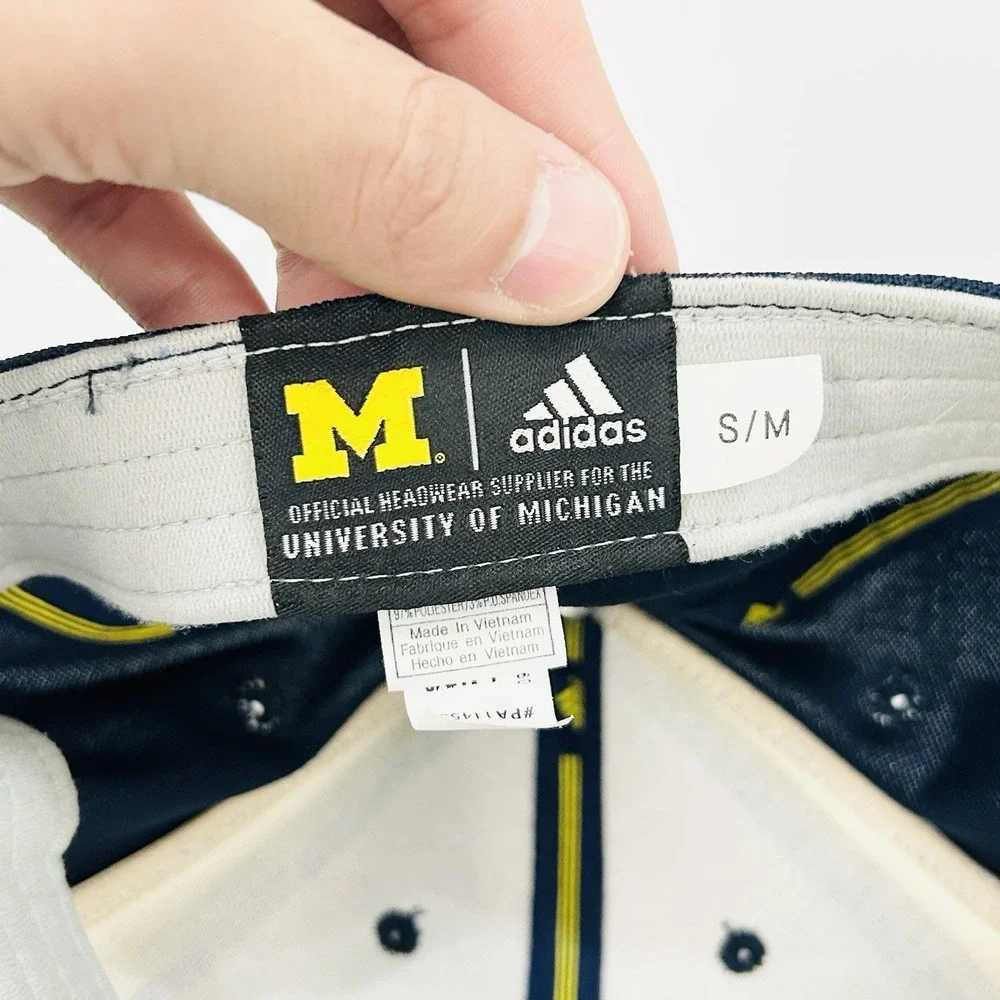 Adidas‎ Michigan Wolverines Climalite Team Logo Stretch Flex Hat Cap S/M Blue